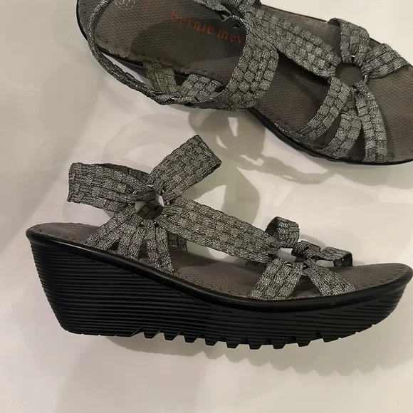 Bernie Mev size 37 sandals. - Picture 5 of 7